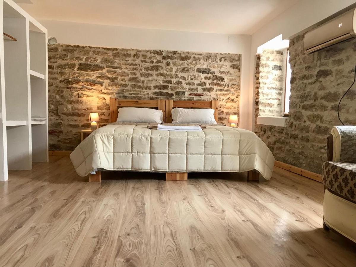 Vila Eri Gjirokaster Bagian luar foto