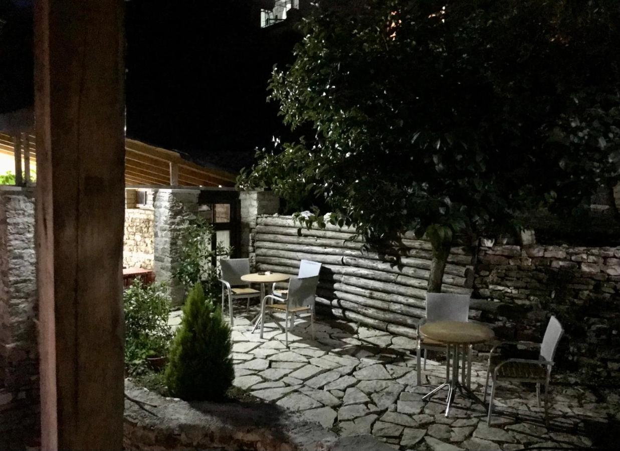 Vila Eri Gjirokaster Bagian luar foto