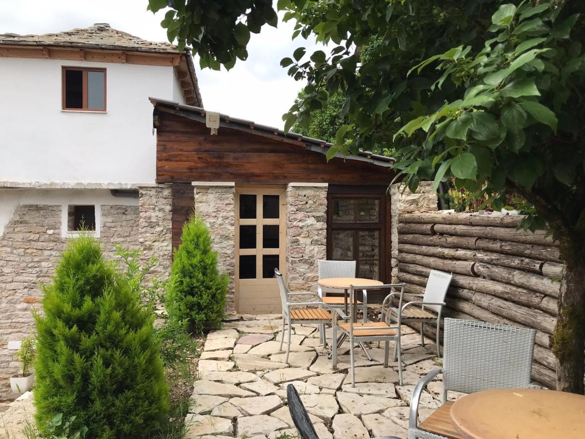 Vila Eri Gjirokaster Bagian luar foto