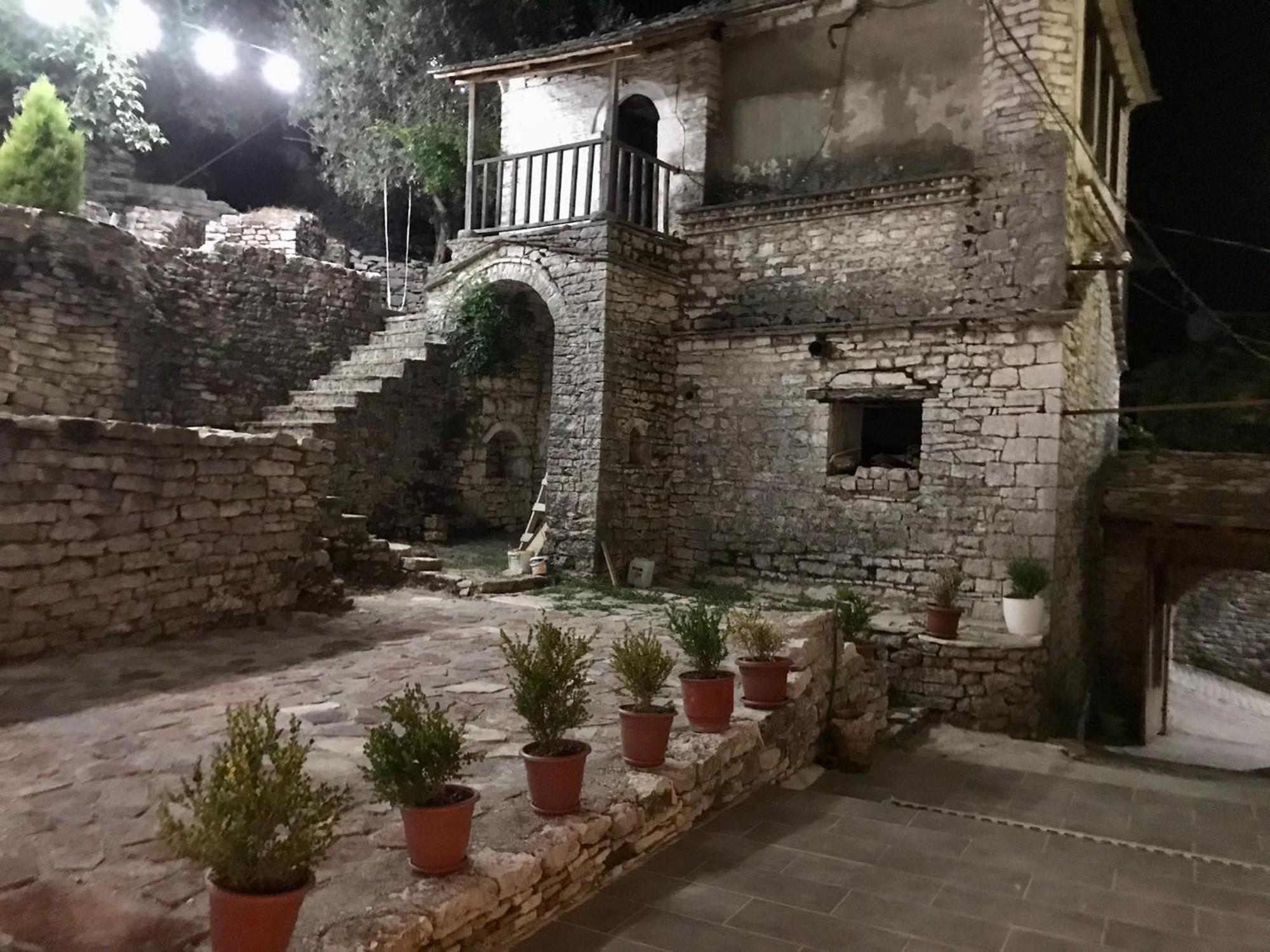 Vila Eri Gjirokaster Bagian luar foto
