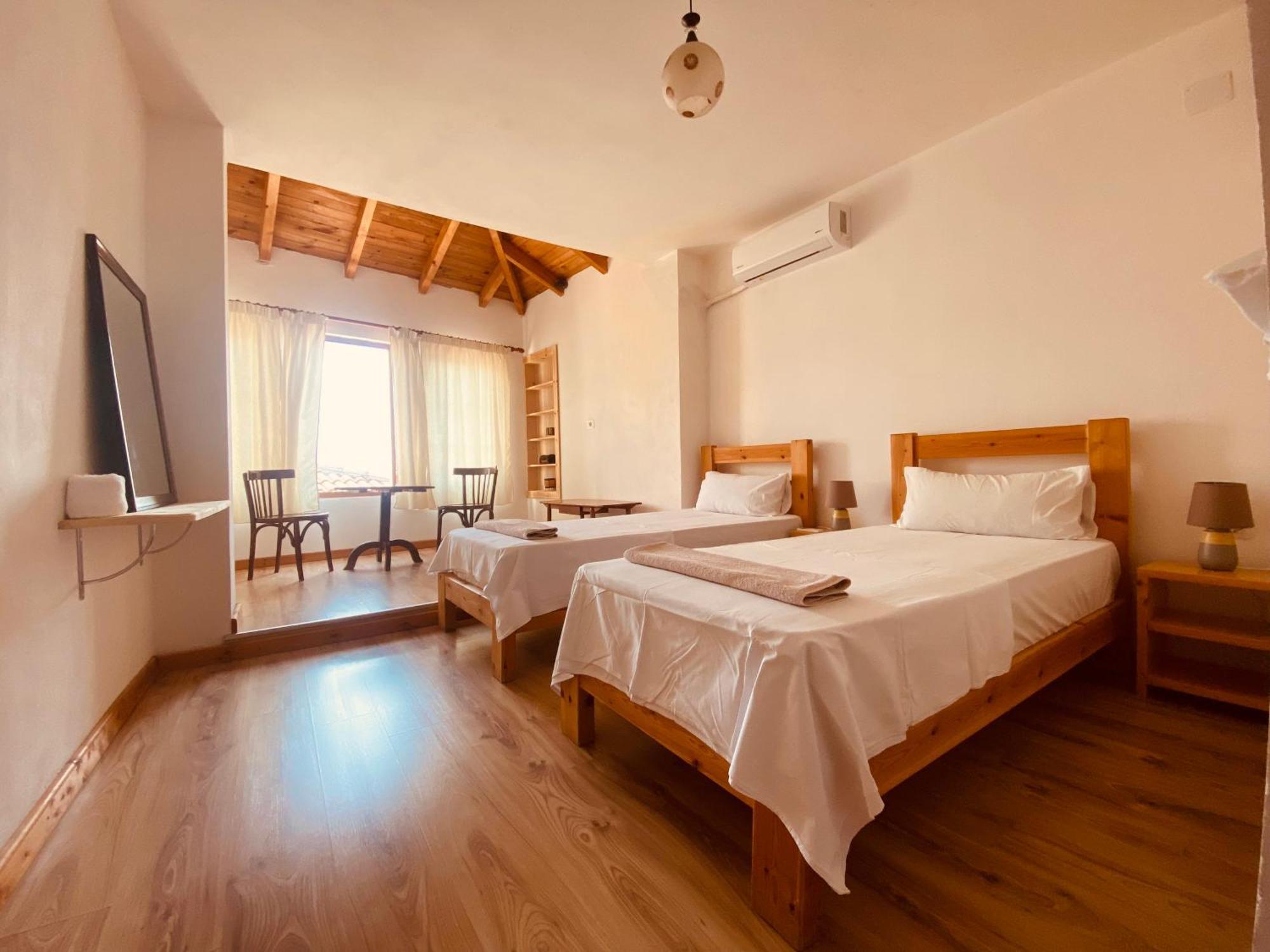 Vila Eri Gjirokaster Bagian luar foto