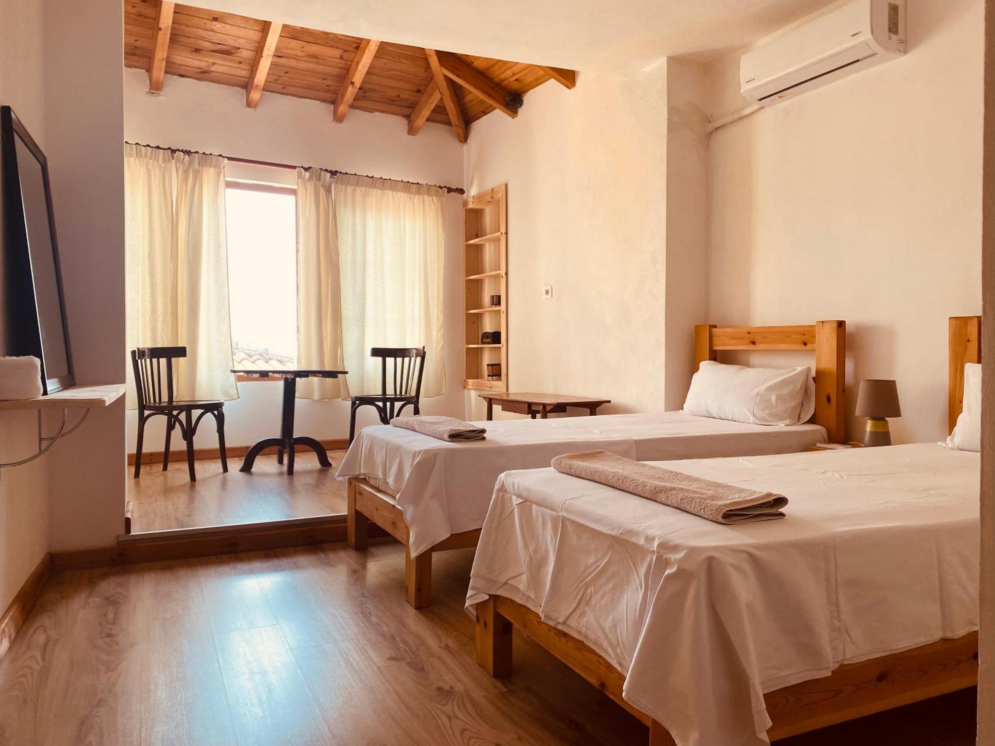 Vila Eri Gjirokaster Bagian luar foto