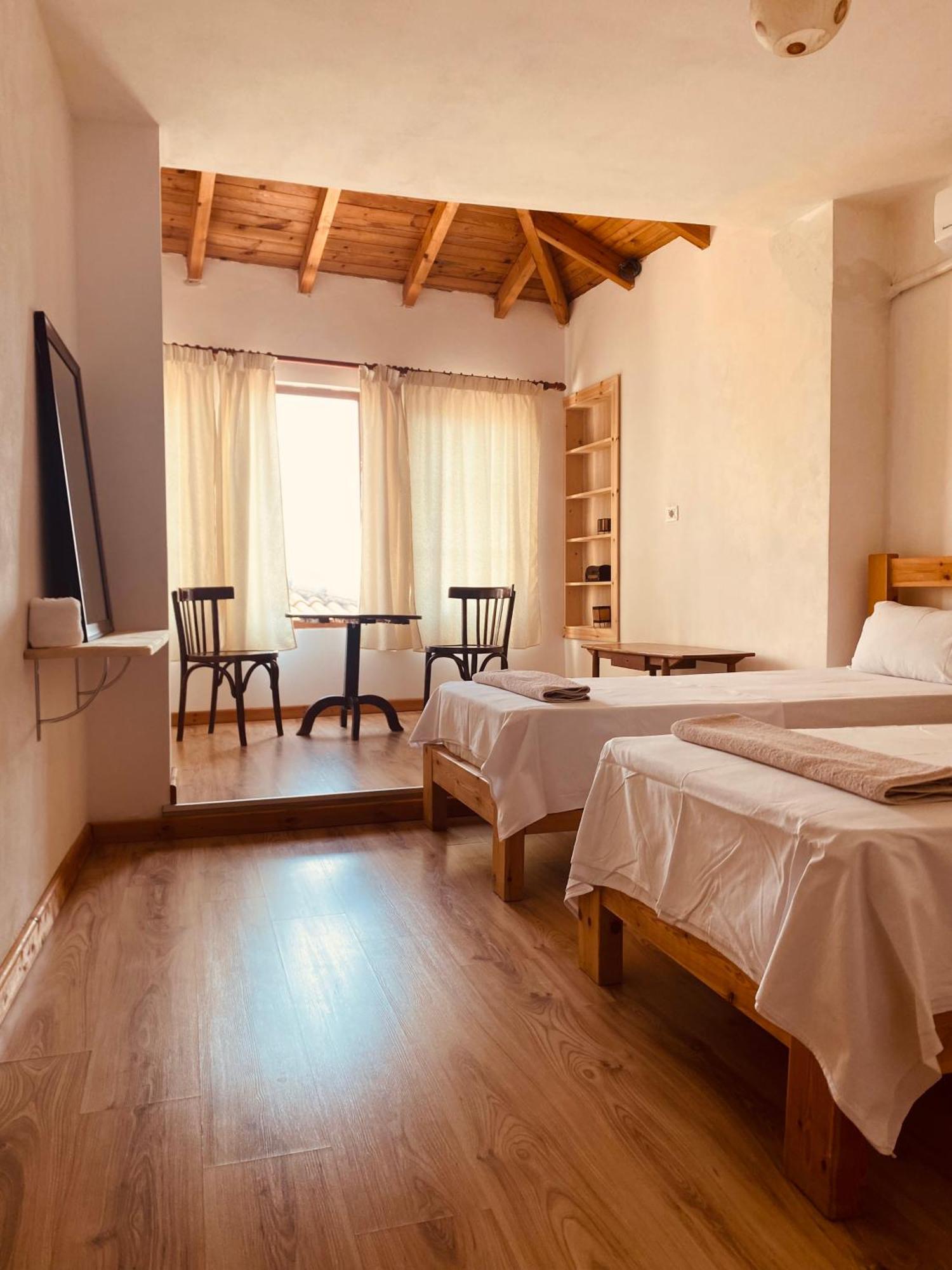 Vila Eri Gjirokaster Bagian luar foto