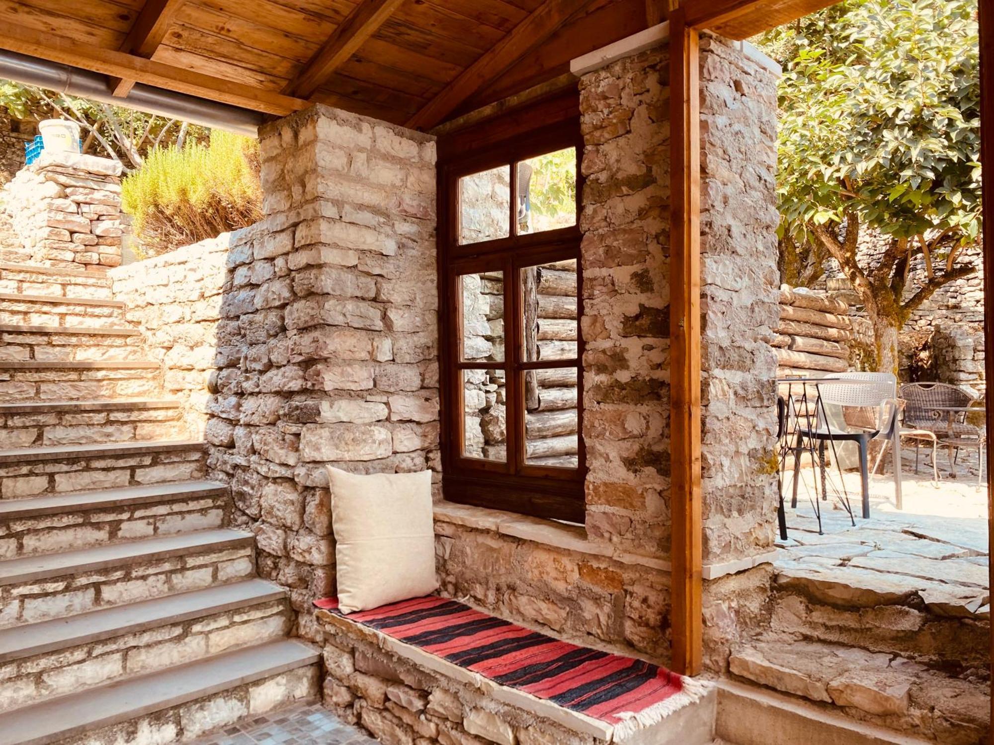 Vila Eri Gjirokaster Bagian luar foto