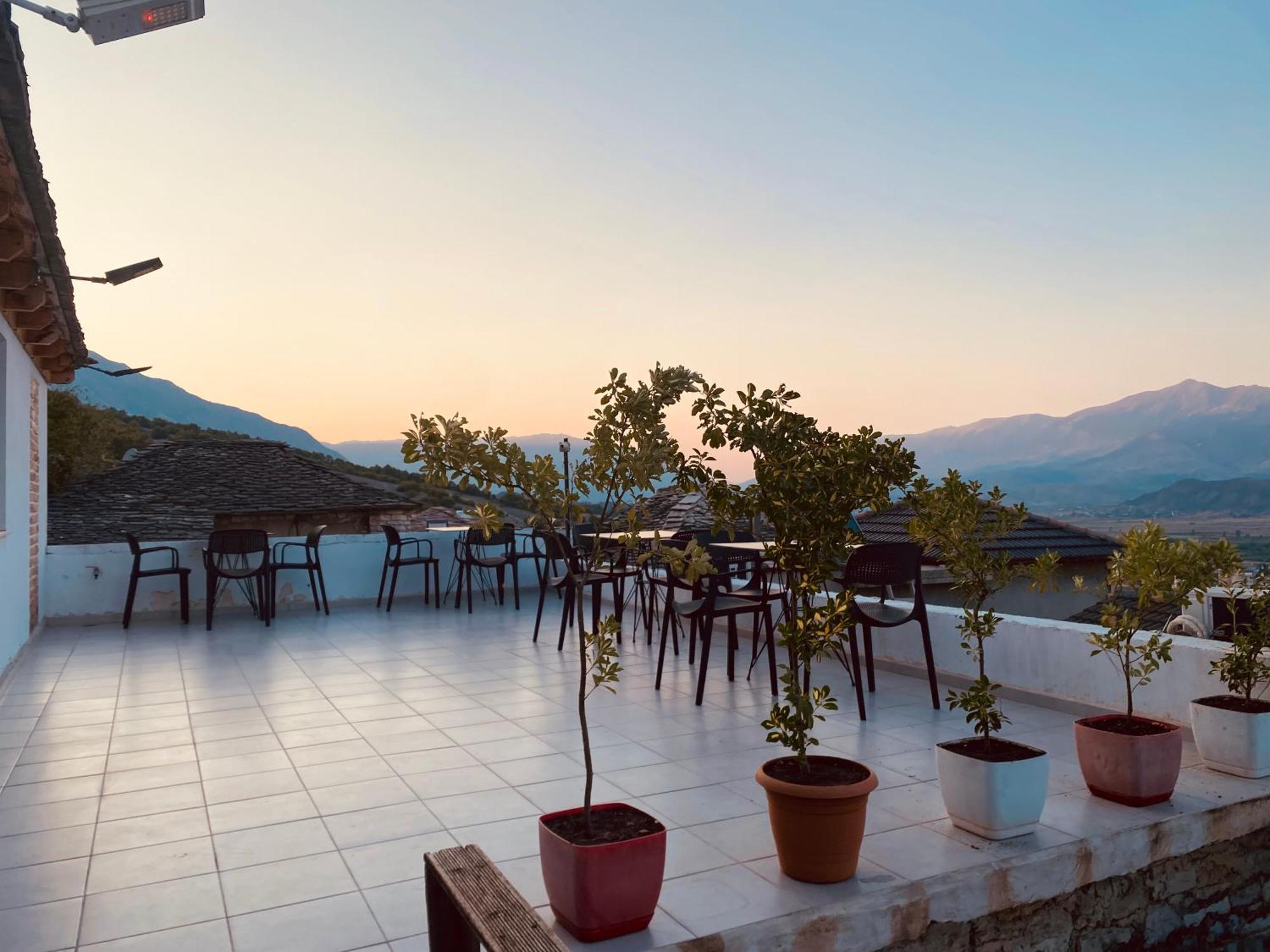 Vila Eri Gjirokaster Bagian luar foto